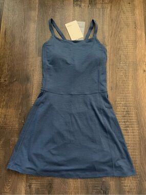 Icebreaker Women’s M Merino Blend 150 Active Dress - Dawn - NWT